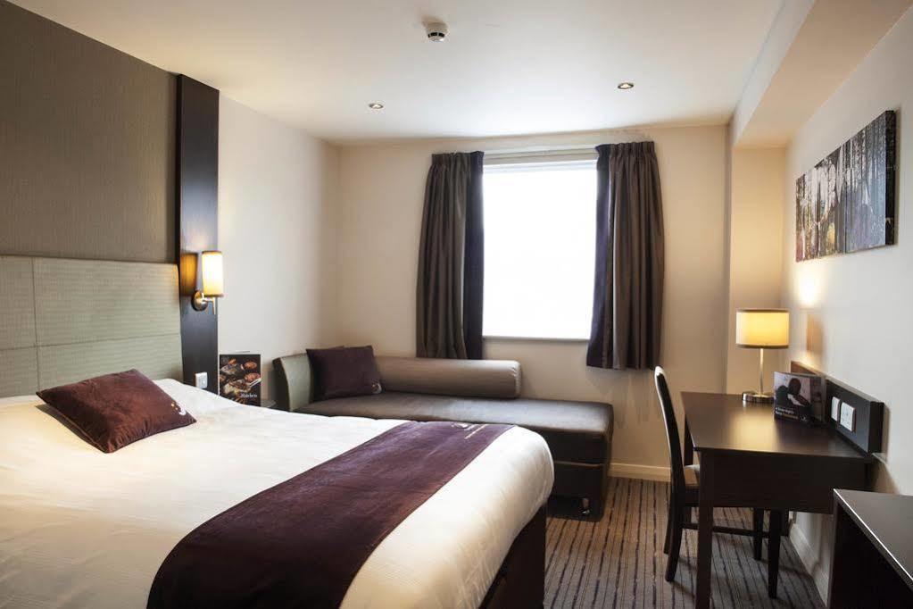 Premier Inn London Croydon West - Purley A23 Extérieur photo